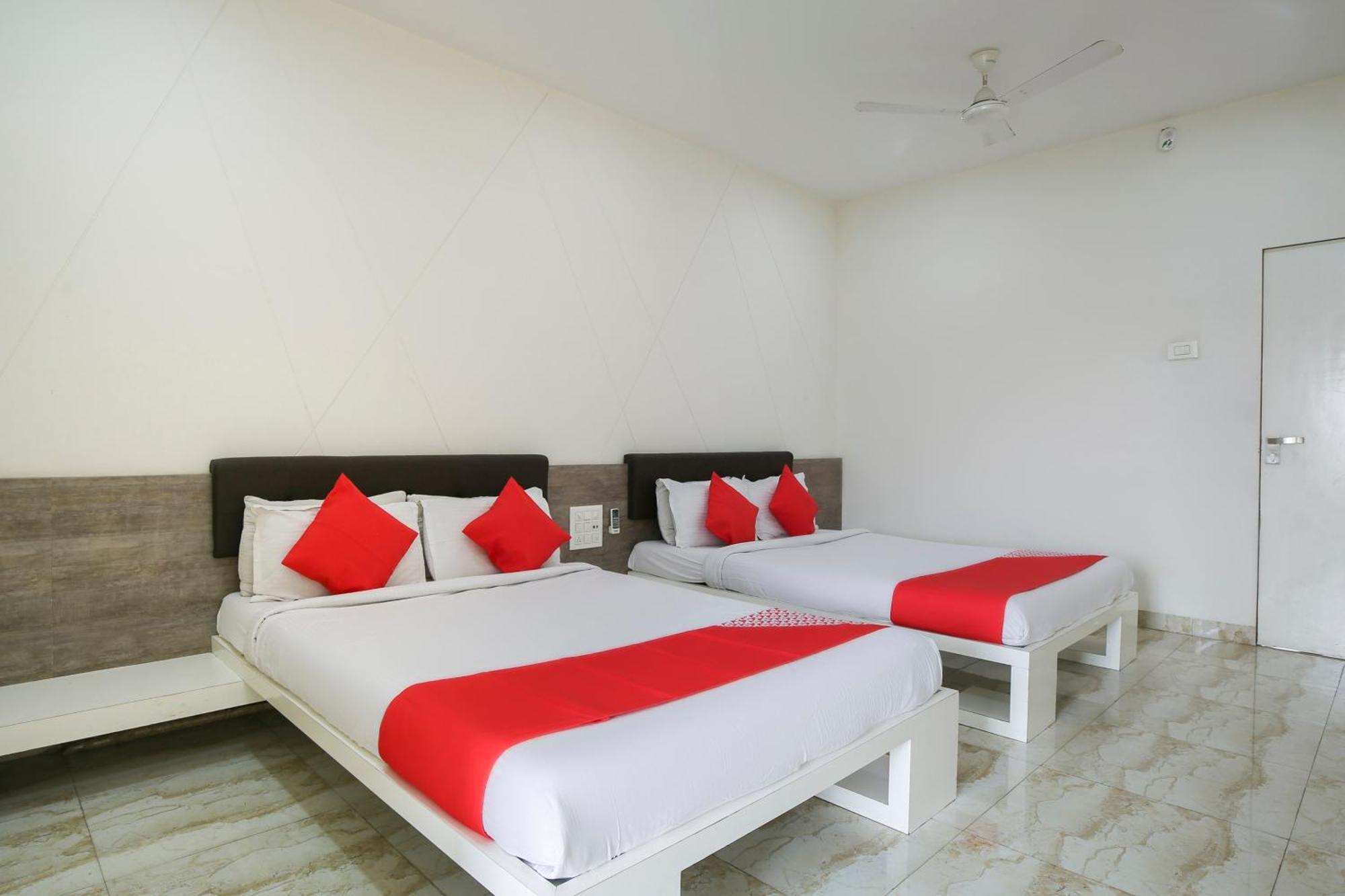 Hotel O Shiv Vatika Banquet & Rooms Bhatha Esterno foto