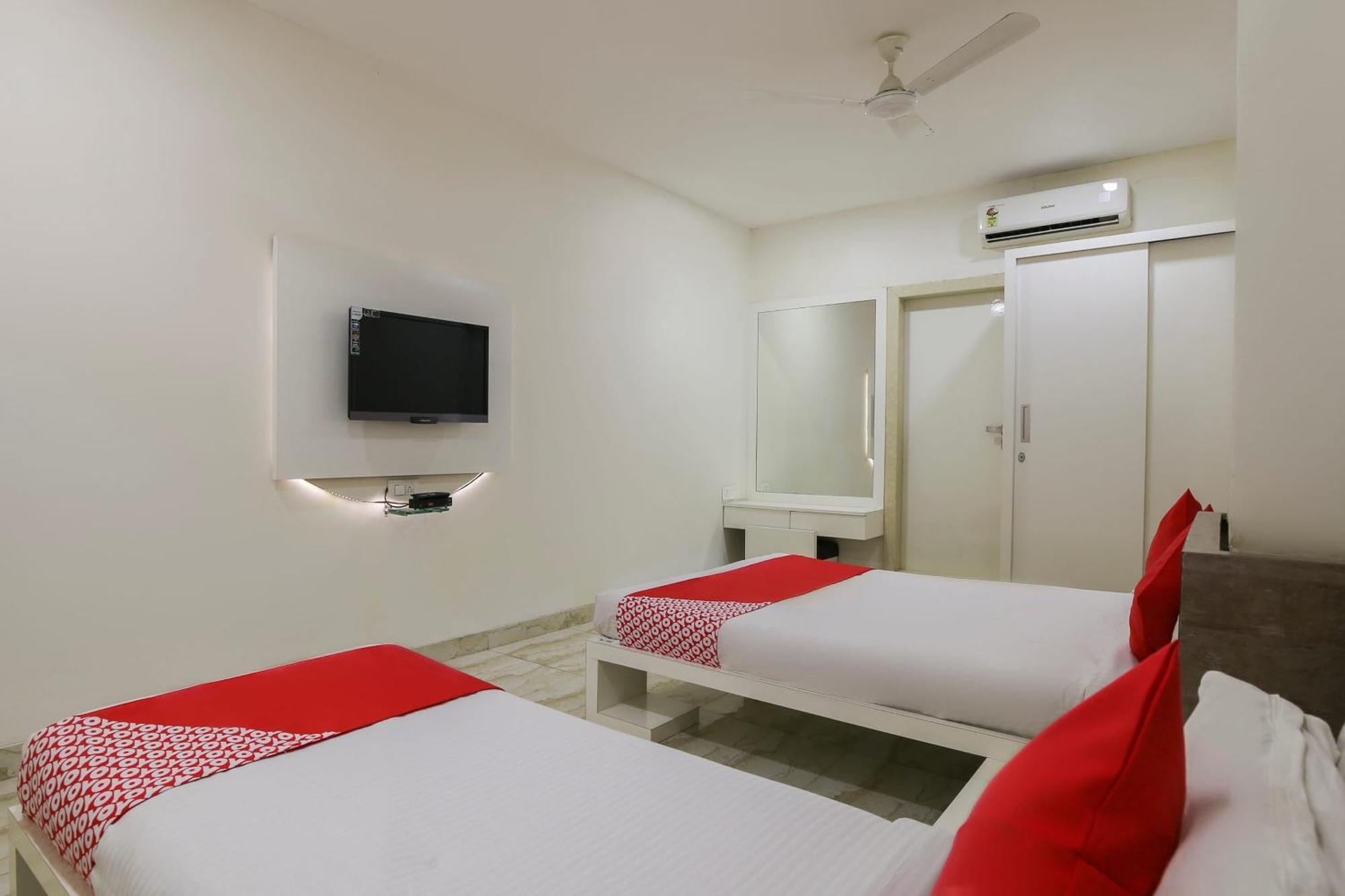 Hotel O Shiv Vatika Banquet & Rooms Bhatha Esterno foto