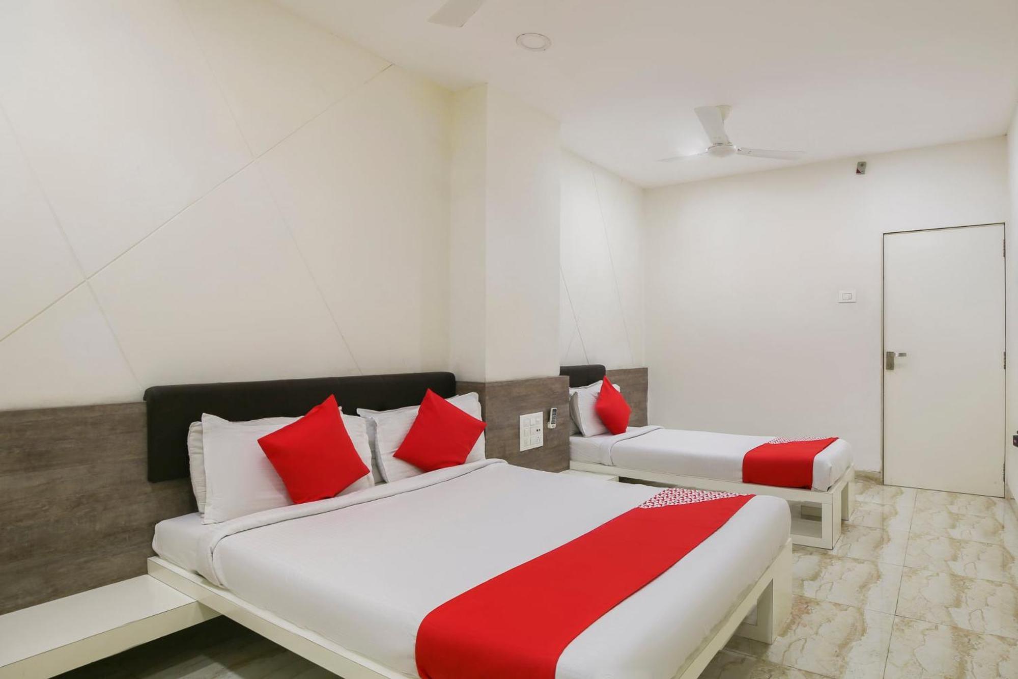 Hotel O Shiv Vatika Banquet & Rooms Bhatha Esterno foto