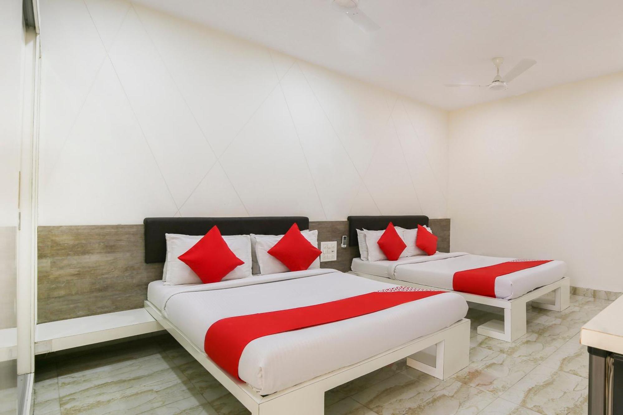Hotel O Shiv Vatika Banquet & Rooms Bhatha Esterno foto