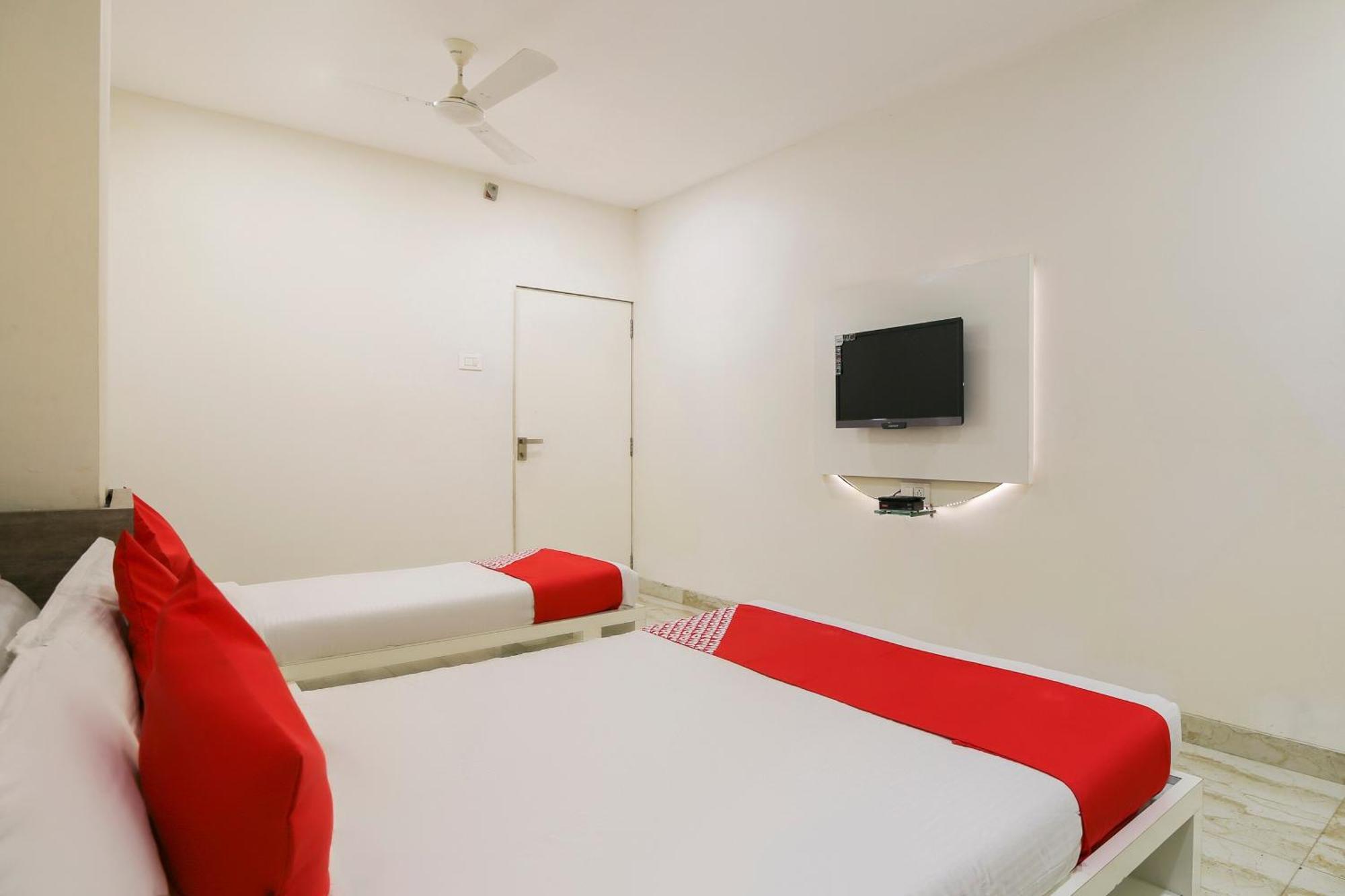 Hotel O Shiv Vatika Banquet & Rooms Bhatha Esterno foto