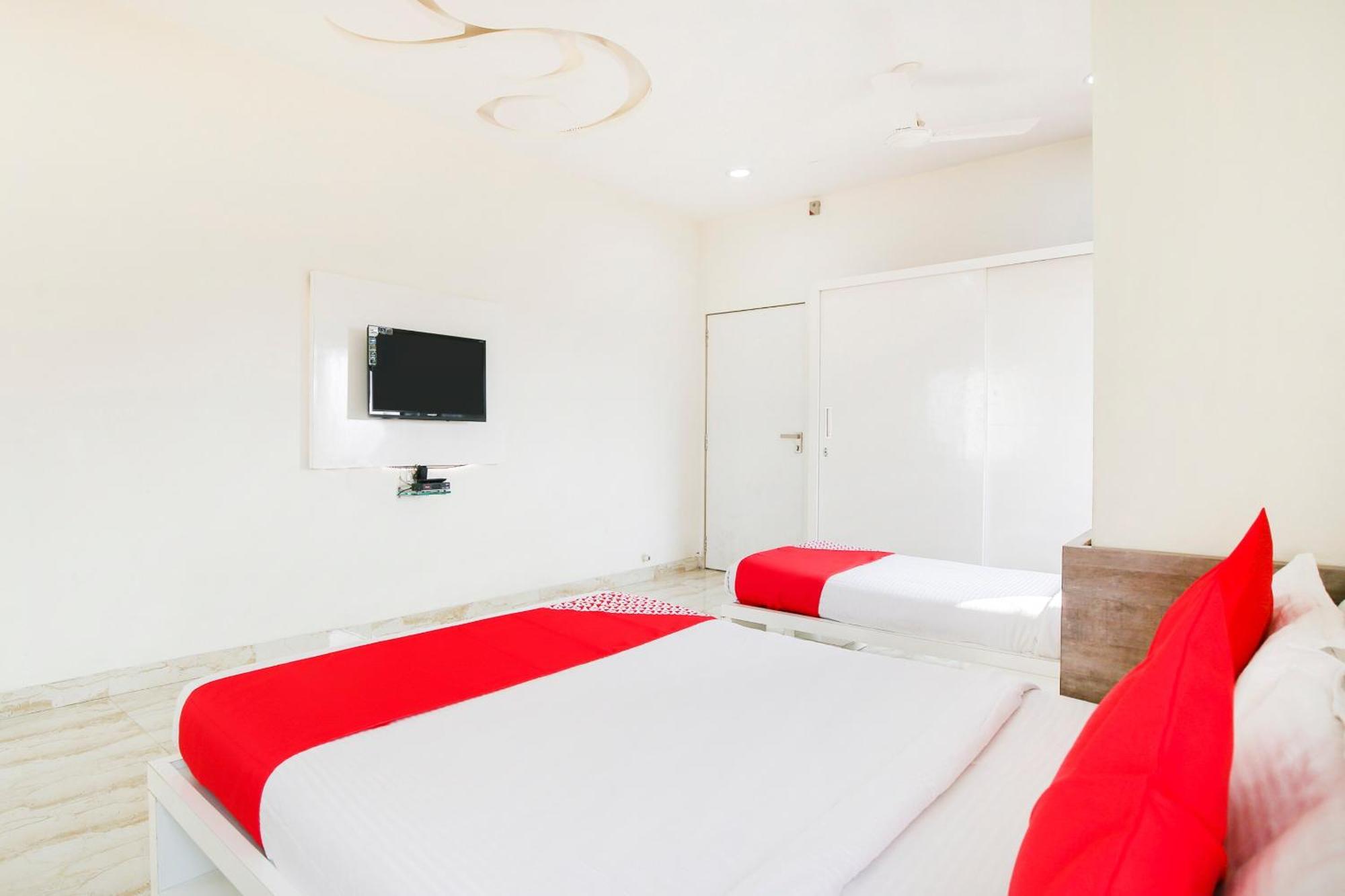 Hotel O Shiv Vatika Banquet & Rooms Bhatha Esterno foto