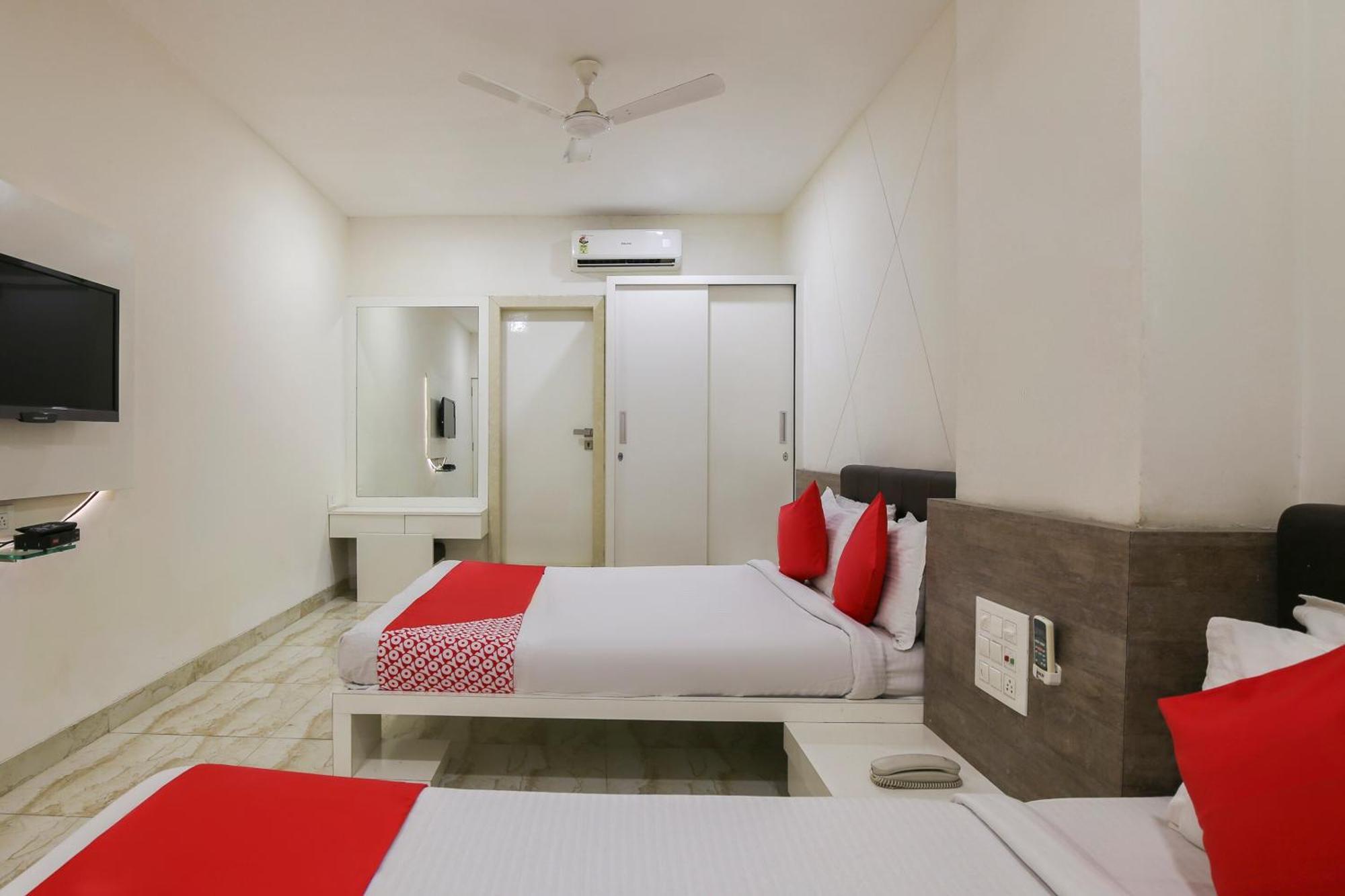 Hotel O Shiv Vatika Banquet & Rooms Bhatha Esterno foto