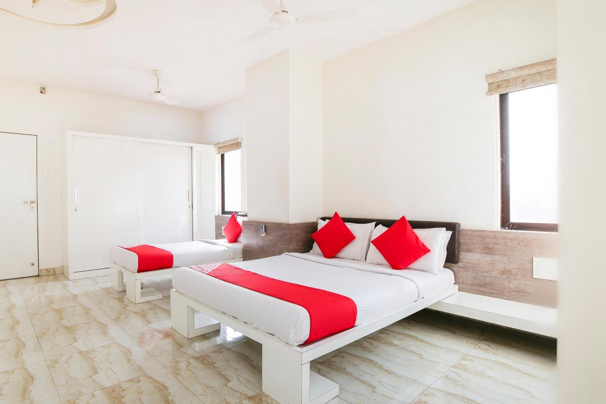 Hotel O Shiv Vatika Banquet & Rooms Bhatha Esterno foto
